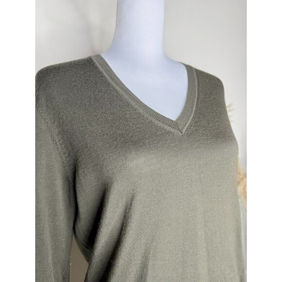 Uniqlo Sz Large 100% Pure New Wool V Neck Green Sweater Longsleeve Lightweight - Picture 3 of 7